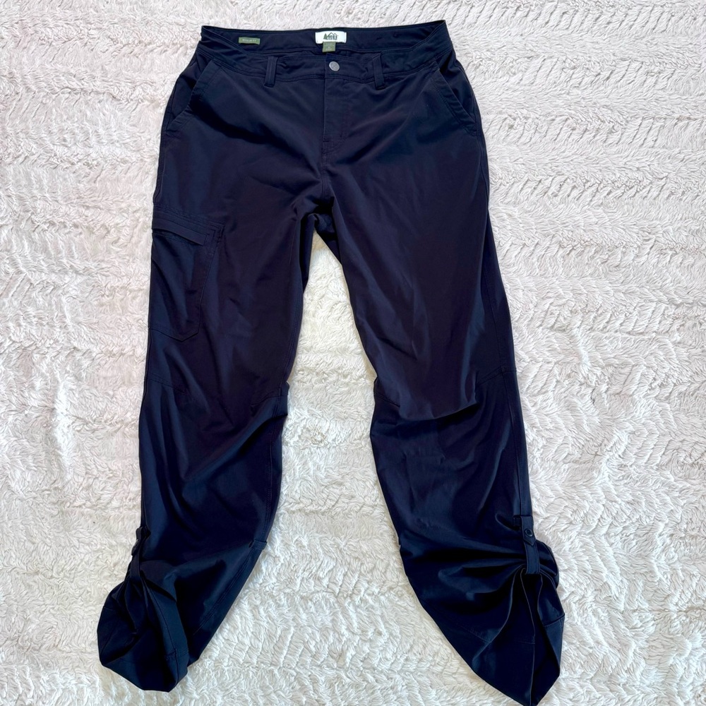 REI Women’s Classic Fit Roll-Cuff Hiking Pants Size 10 convertible long or cuff